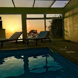 Casa Da Relva Com Piscina Aquecida Interna Apartamento